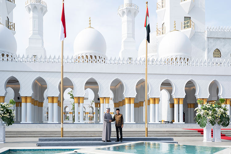 UAE and Indonesian Presidents inaugurate Sheikh Zayed Grand Mosque in Solo city