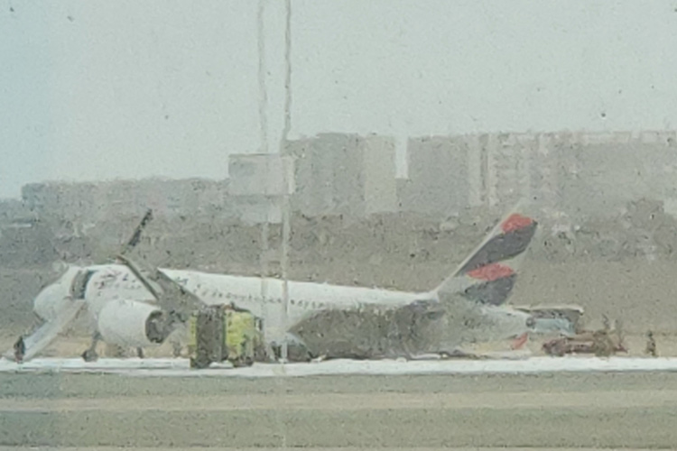 VIDEO: LATAM Airlines plane crashes on Peruvian runway, two firefighters dead