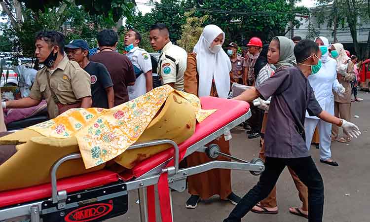 Indonesia quake kills over 160, search for survivors continues 