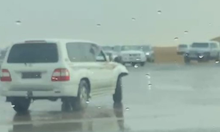 Dubai Police fine motorists, impound their vehicles for performing stunts in the rain  