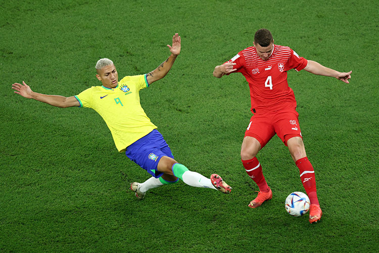 Brazil beat Switzerland 1-0 to reach World Cup last 16