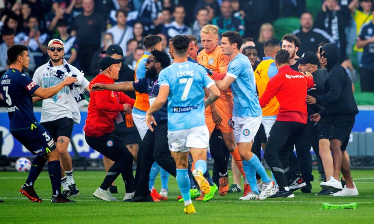 VIDEO: Melbourne soccer match abandoned after goalkeeper attacked with a metal bucket