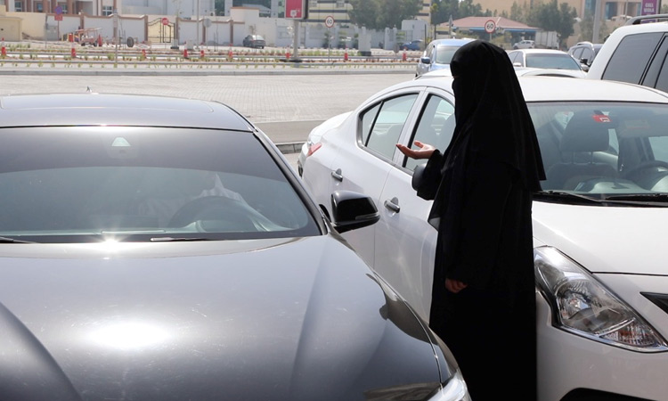 Dhs5,000 fine, jail for begging in the streets of UAE 