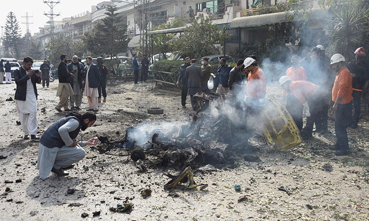 Suicide bombing in Islamabad kills 2 suspects, policeman and injures 6 others 