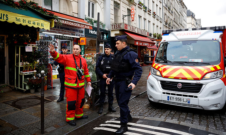 2 dead, 4 wounded in Paris shooting; suspect arrested