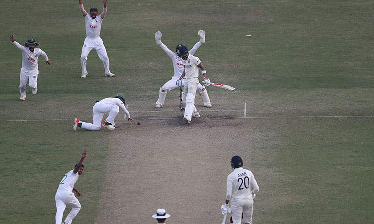 Bangladesh chasing stunning Test victory with India on 45-4