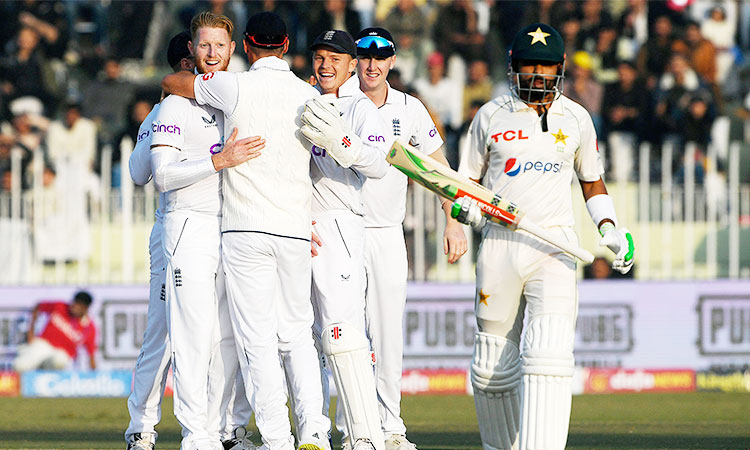 Pakistan need 263 runs to beat rampant England in first Test in Rawalpindi