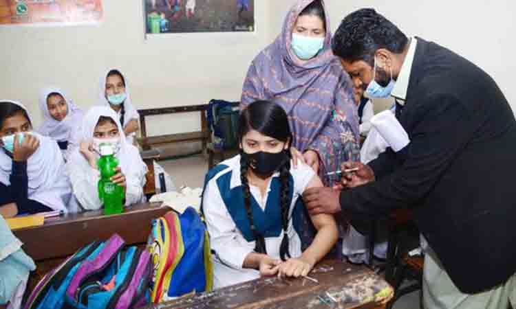 80% Pakistanis satisfied with government on providing coronavirus vaccine: Survey