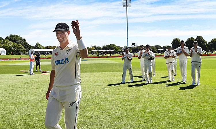 New Zealand ahead as Henry claims career-best 7 to destroy South Africa on opening day