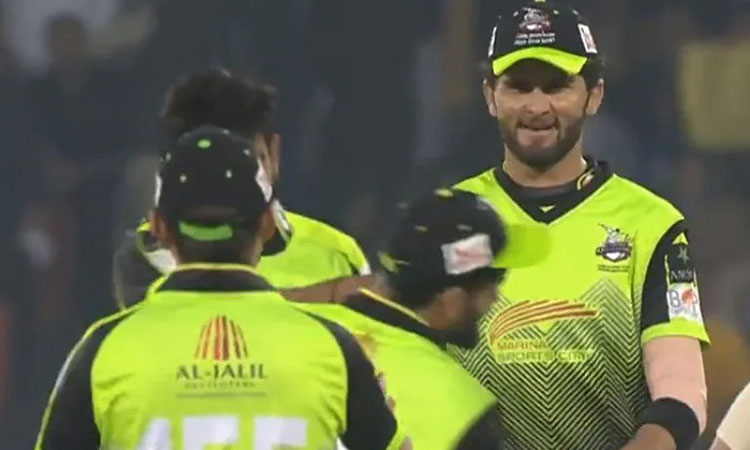 Lahore Qalandars’ Rauf slaps team-mate Ghulam in PSL match, video goes viral 