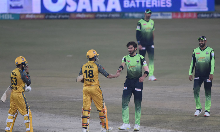 Peshawar Zalmi beat Lahore Qalandars in super over