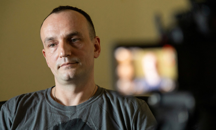 Ukraine war vet leaves family in Poland to return to fight Russia