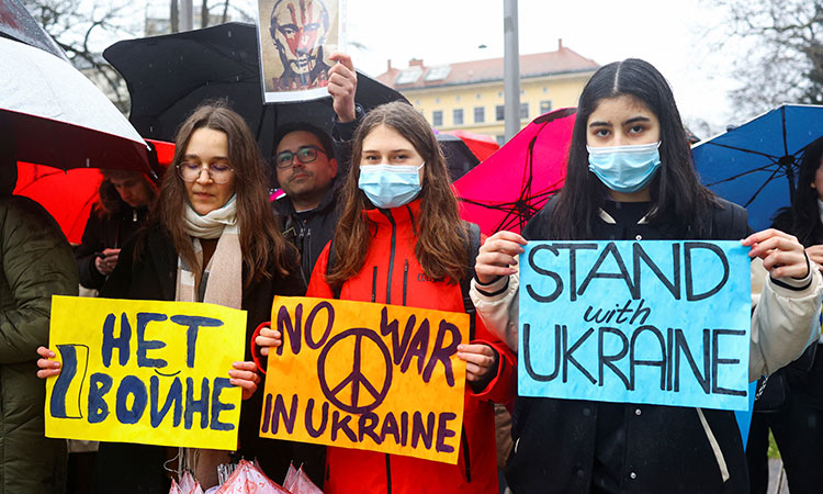 Grandmothers in Kyiv prepare to welcome Russian soldiers with Molotov cocktails