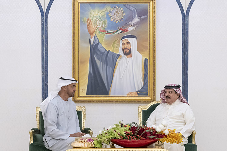 Sheikh Mohamed, Bahrain King discuss ways to enhance bilateral ties