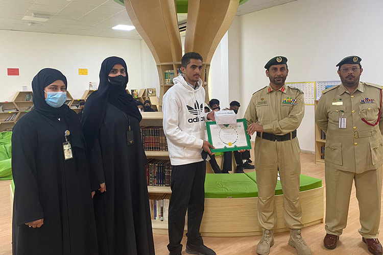 Dubai Police fete high school student for honesty