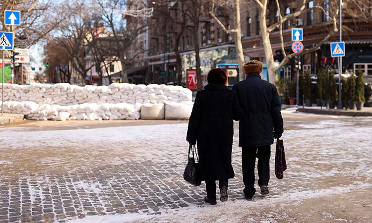 Elderly couple confront armed Russian troops attempting to invade their home