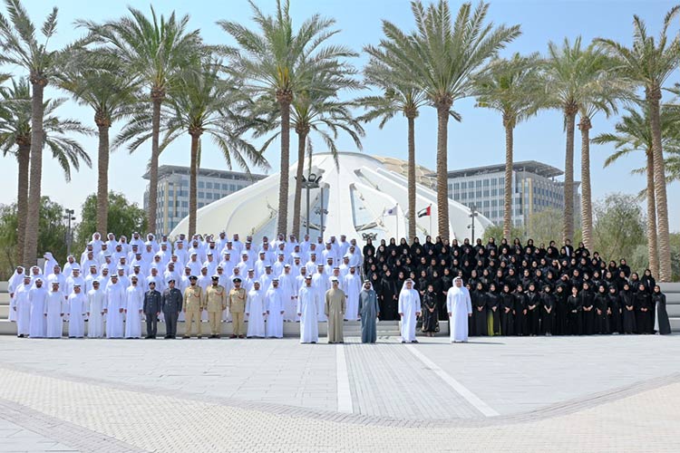 Mohammed honours graduates of UAE Government Leaders Programme