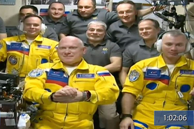 Russia debunks rumours of its cosmonauts wearing yellow suits to support Ukraine