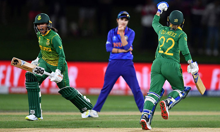 Du Preez stars as S.Africa end India's hopes with knockout punch at Women’s World Cup