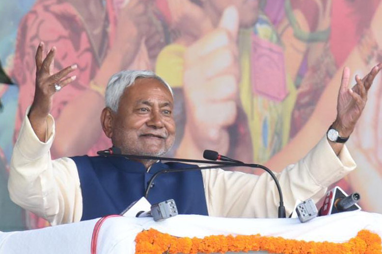 Nitish Kumar resigns as Bihar CM, goes to Rabri Devi's house to meet Tejashwi