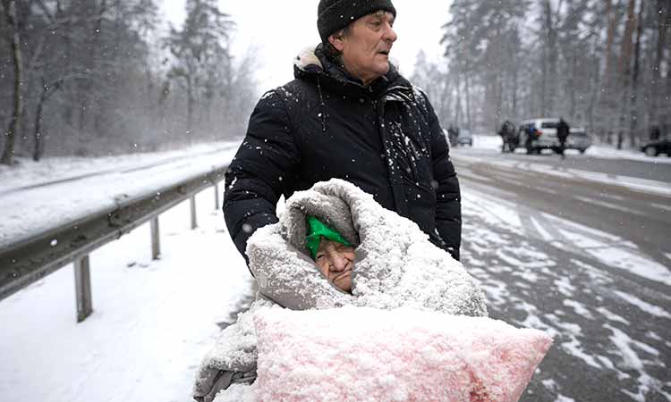 Russia, Ukraine agree day-long evacuation corridors