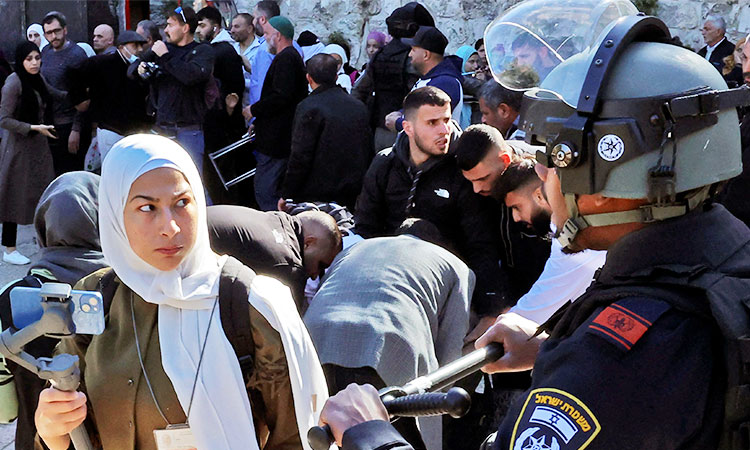 Over 150 Palestinians injured in clashes with Israeli police at Al Aqsa mosque 