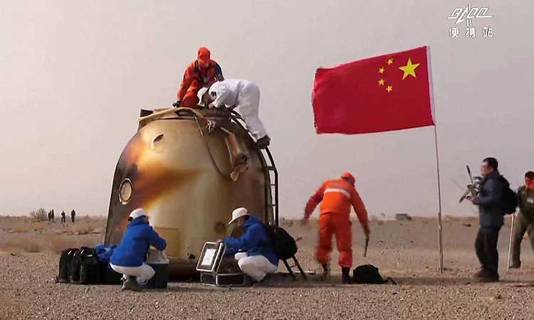 Chinese astronauts land after 6 months on space station