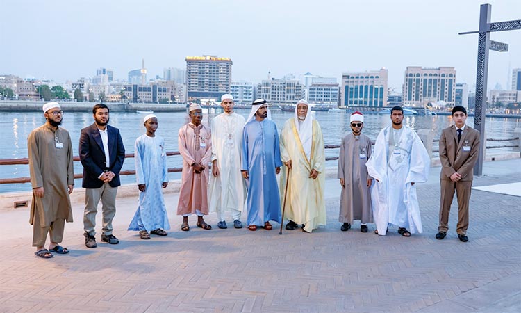 Mohammed receives scholars, guests of UAE President, Dubai International Quran Award delegation