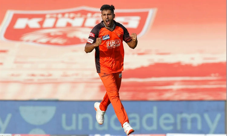 Fast bowling sensation Umran Malik is knocking at Team India doors, say cricket greats