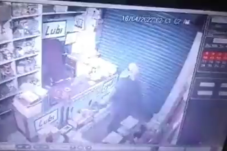 VIDEO: Thief dances after robbery at hardware shop, remains out of police reach in India