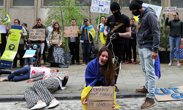 Anti-fossil fuel protests rock cities across Europe