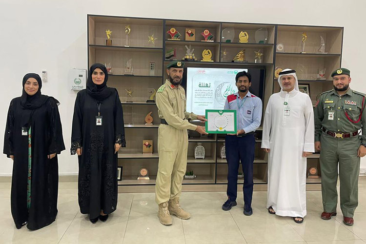 Dubai Police honour taxi driver for honesty