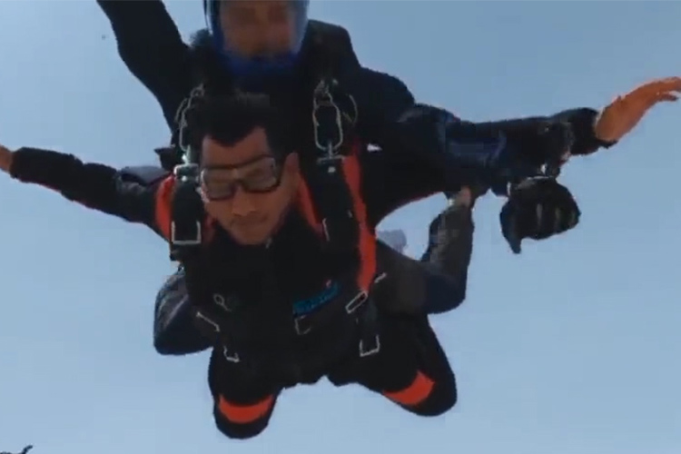 Egyptian minister skydives over new administrative capital, video goes viral