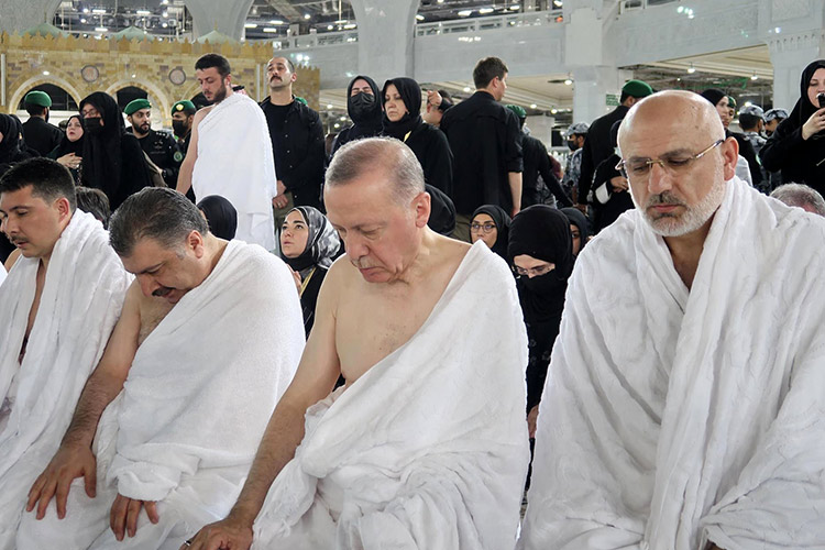 VIDEO: Turkish President Erdogan performs Umrah pilgrimage in Saudi Arabia