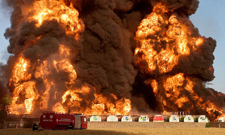 VIDEO: Massive blaze guts 20 oil tankers in Pakistani city of Nowshera