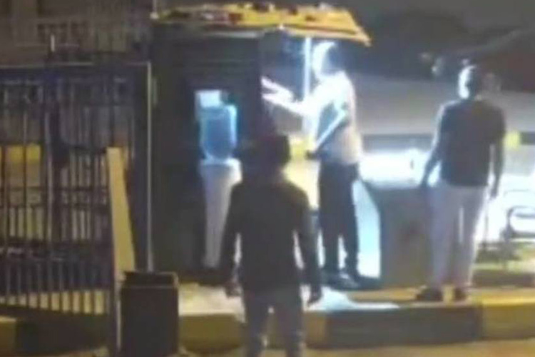 VIDEO: 'Thugs’ beat up security guard after verbal altercation in Egypt 