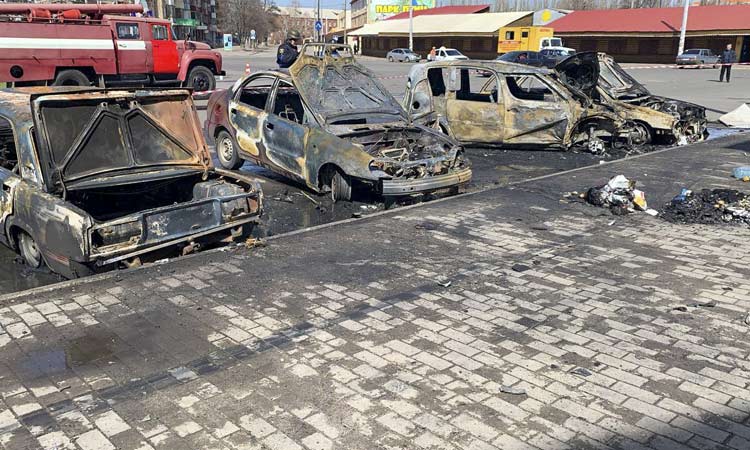 Children among 50 killed in train station strike as civilians flee east Ukraine 