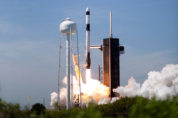 VIDEO: First private astronaut team lifts off on landmark launch to space station