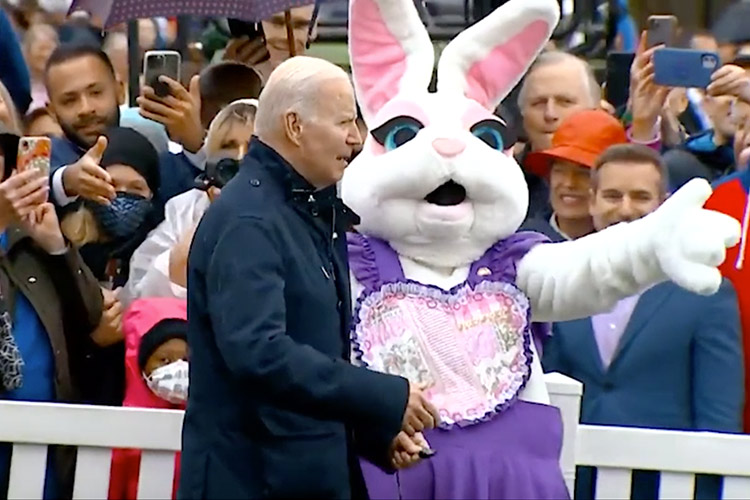 VIDEO: Easter bunny appears to direct Biden away from Afghanistan question on White House lawn