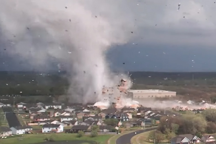 VIDEO: Kansas tornado generated 265 kmph winds as it destroyed homes