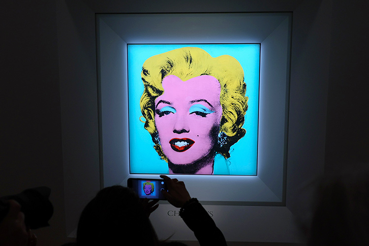 Warhol portrait of Marilyn Monroe fetches $195 million at auction 