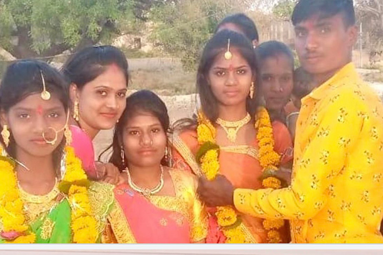 Two sisters ‘married the wrong groom’ due to a power cut in India 