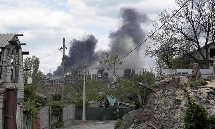 Ukrainians make gains in east, hold on at Mariupol mill