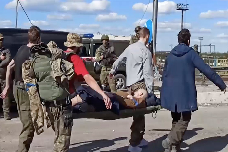 VIDEO: Over 260 Ukrainian troops evacuated from Mariupol, ceding control to Russia