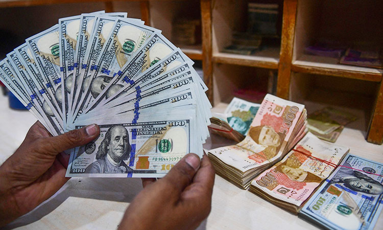 Pakistani rupee drops to record low against US dollar amid talks with IMF