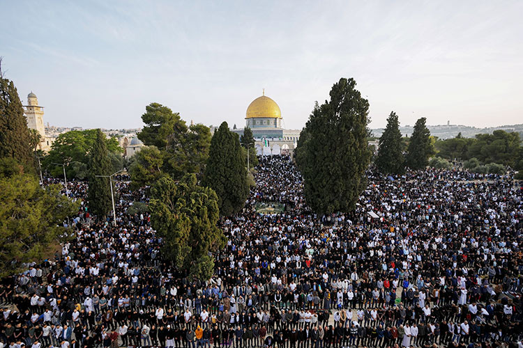 VIDEO: Thousands of Palestinians perform Eid prayer at Al Aqsa mosque