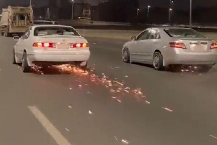 VIDEO: Saudi Police arrest drivers for modifying 2 vehicles, performing stunts 