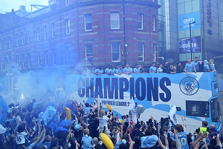 VIDEO: Fans revel in joy as Manchester City maintain English Premier League dominance