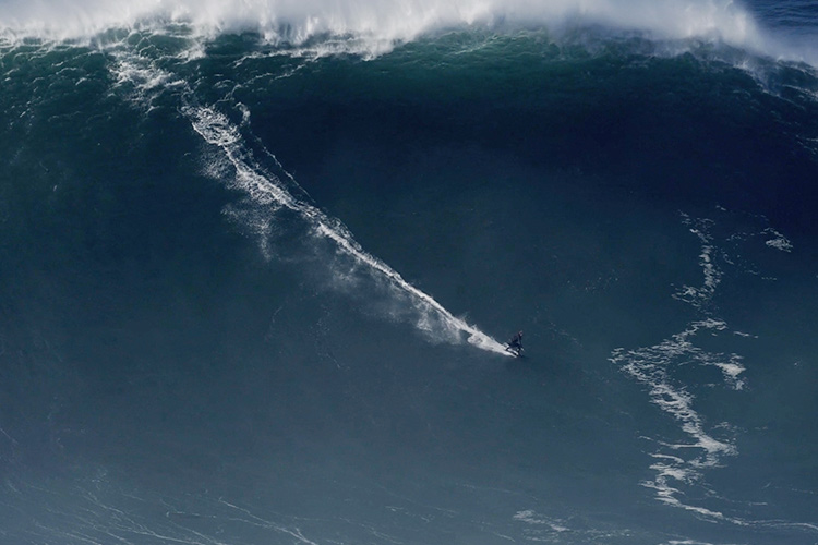 Sebastian Steudtner breaks world record for biggest wave ever surfed