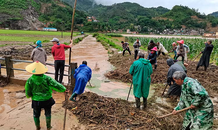 15 dead, three missing after torrential rain in southern China